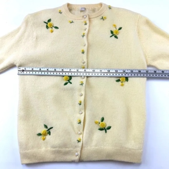 Floral Yellow Sweater - Picture 5 of 7